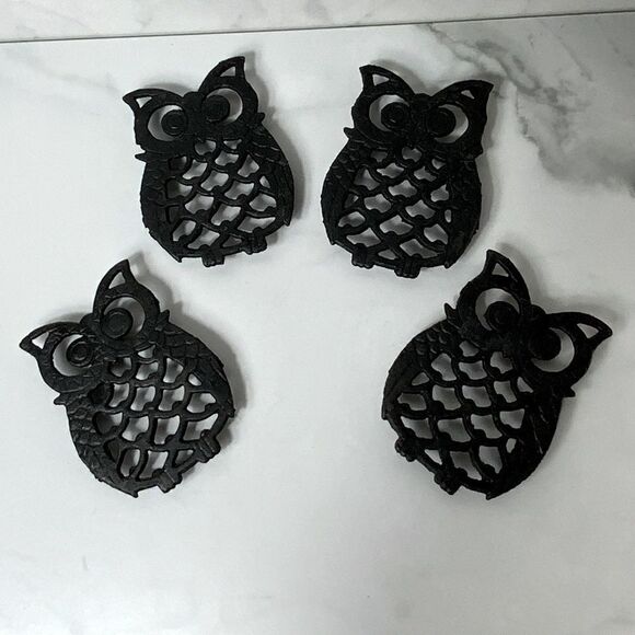 Set of 4 cast iron owl trivets - Picture 1 of 4